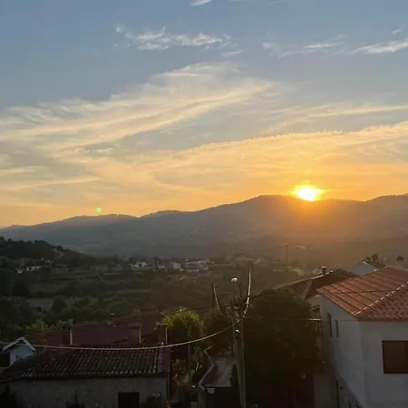 Charming With Pool And Jacuzzi - Vila Terras de Bouro