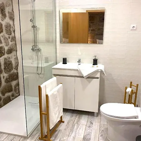 Charming With Pool And Jacuzzi - Terras de Bouro