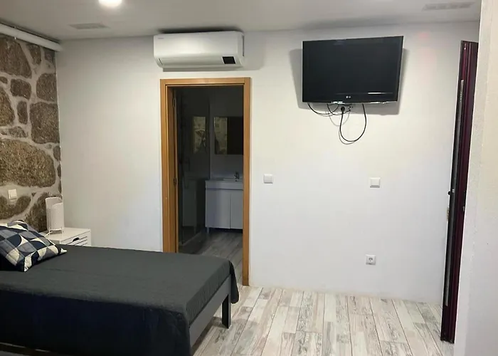 Charming With Pool And Jacuzzi - *