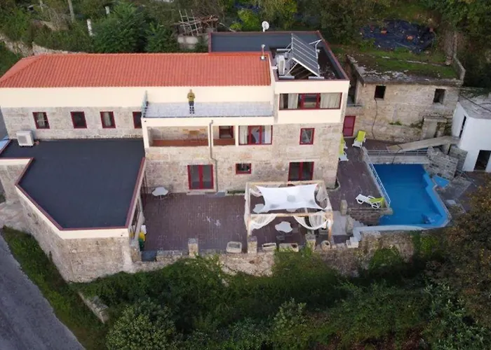 Villa Charming With Pool And Jacuzzi -