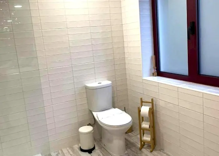 别墅 Charming With Pool And Jacuzzi - *