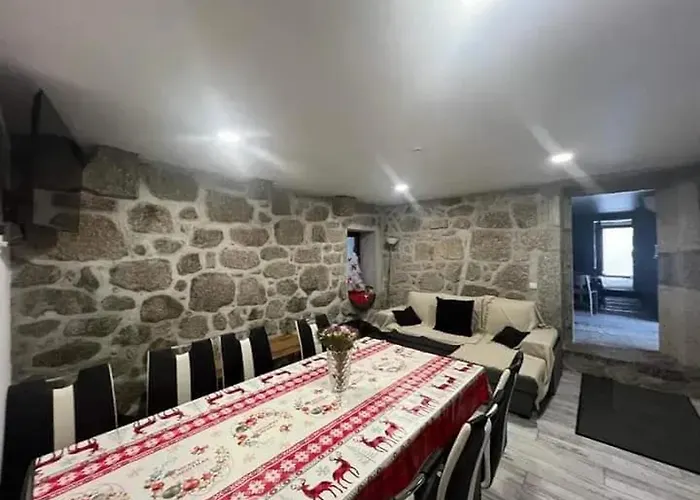 Charming With Pool And Jacuzzi - Terras de Bouro