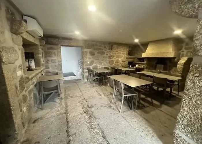 Charming With Pool And Jacuzzi -